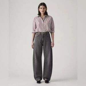 Levi’s cinch barrel jeans in past lives (dark wash)